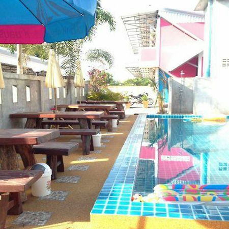 Mee Rak Vintage Hotel Bangszare Kültér fotó