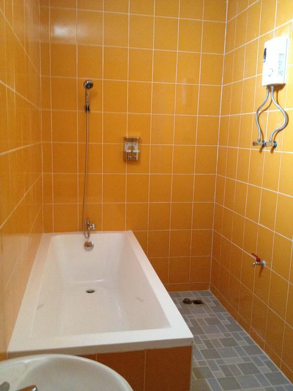 Mee Rak Vintage Hotel Bangszare Kültér fotó